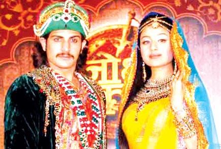 How did TV's 'Jodha Akbar' duo create a clash between 2 rival channels?