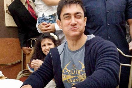 Aamir relishes traditional food across India as part of 'pk' promotions