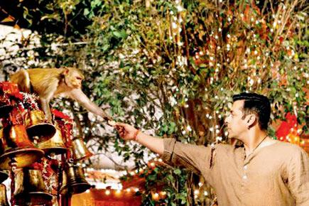Salman Khan feeds a monkey on the sets of 'Bajrangi Bhaijaan'