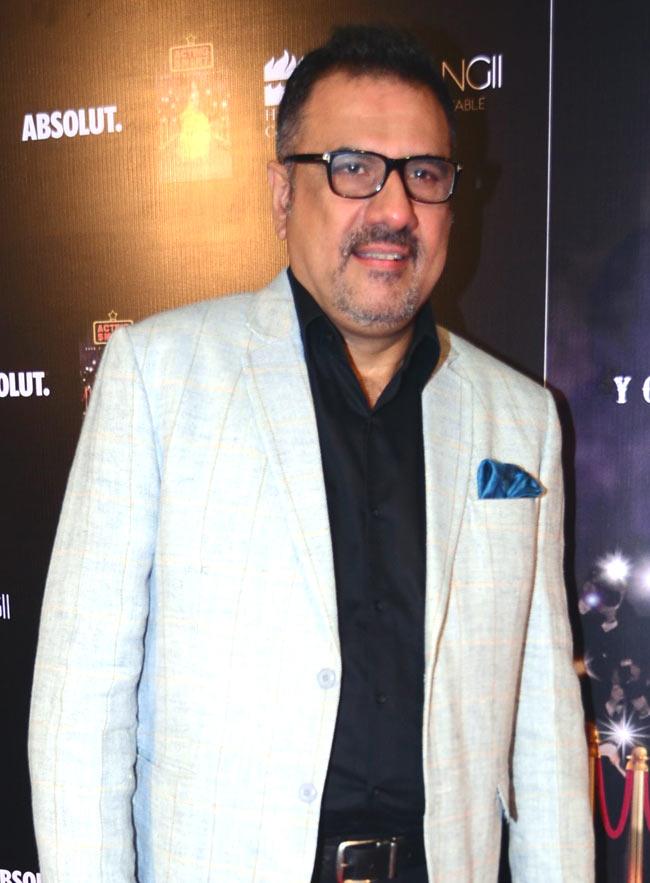 Actor Boman Irani has featured in a slew of comedy movies like "Lage Raho Munna Bhai" and "3 Idiots", but he finds it awkward to be part of a sex comedy.
