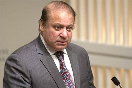 Kerry meets Nawaz Sharif, voices support for Pakistan