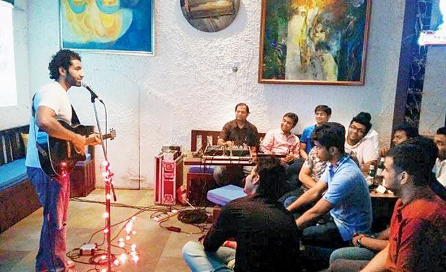 Acoustic Thursdays at The Little Door in Andheri 