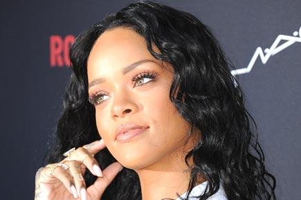 Rihanna films new music video in Paris