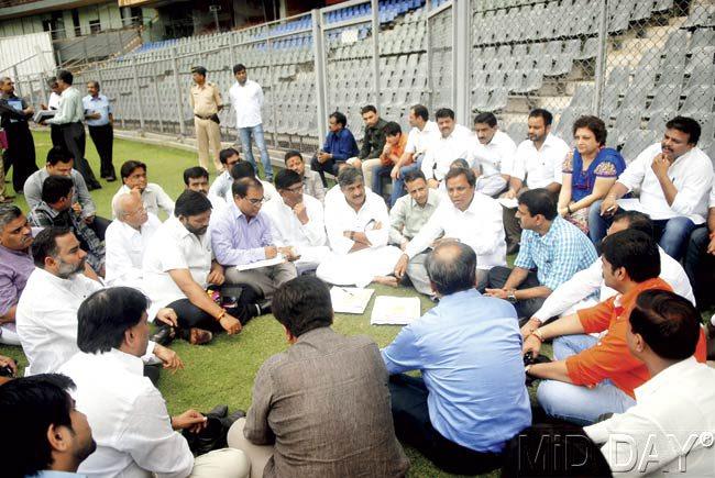 BJP’s city leaders discussing the details of the swearing-in ceremony at Wankhede stadium