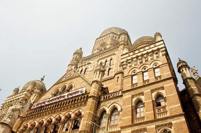 Due to the vacancies created by the quitting engineers, senior engineers in the BMC are looking after several departments, thus facing increased work pressure. File pic 