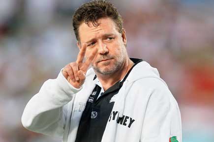 Rugby: Russell Crowe may ring brass bell if his team clinch title