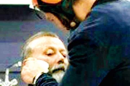 Shahid gives dad Pankaj Kapur a close 'shave'