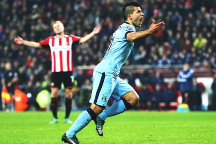 EPL: In-form Aguero keeps Manchester City on Chelsea's tail