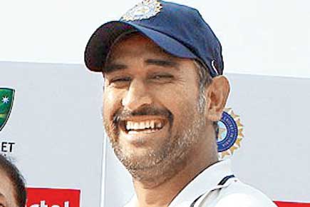 Ind vs Aus: Injured Dhoni shows no discomfort in practice session