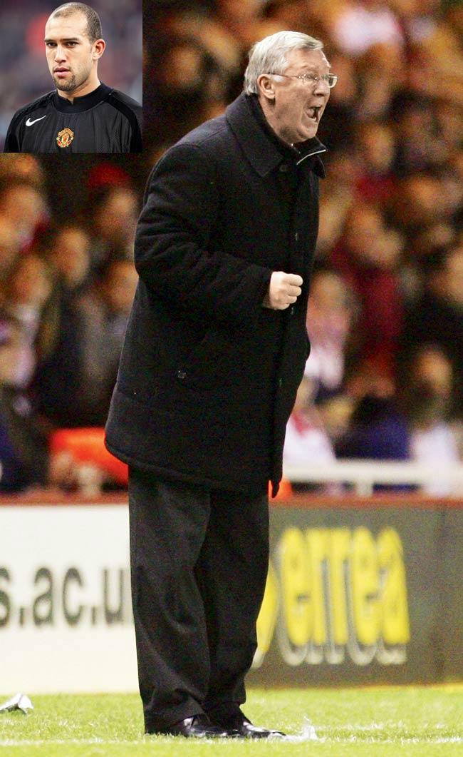 Former Manchester United manager Alex Ferguson. Inset: Everton goalkeeper Tim Howard.