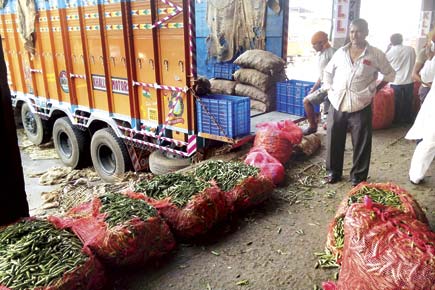 Mumbaikars, time to use more peas, fewer tomatoes in the kitchen