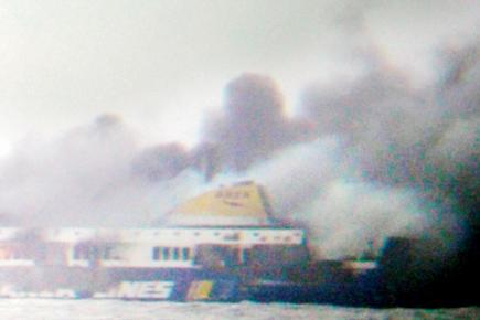 1 dead, hundreds stranded in Greek ferry disaster