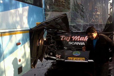 Minor accident on Mumbai-Pune highway