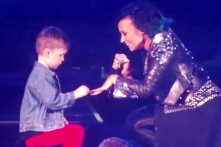  Demi Lovato engaged on-stage to a five-year-old!