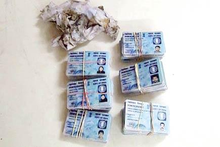 Mumbai: 500 fake PAN cards found under Bhayander creek