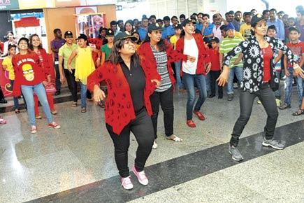 Mob takes over Mumbai Metro station in Andheri