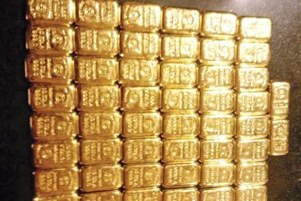 After Pitru Paksha lull, AIU back in business with Rs 1.75 cr gold haul
