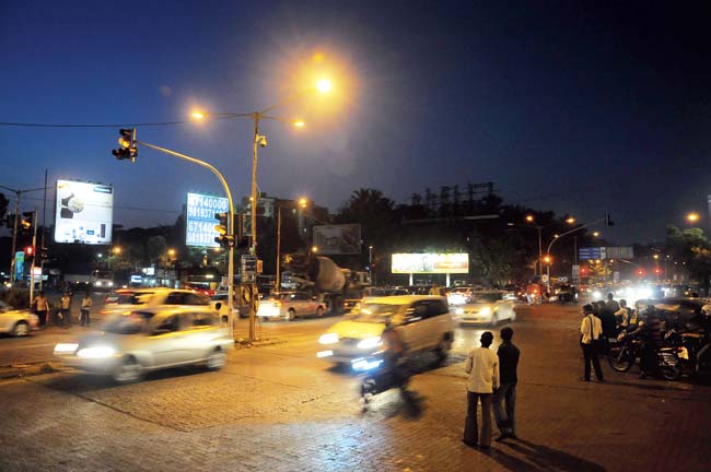 Ugly traffic jams at the JVPD junction during peak hours have become a daily affair. Once constructed, the flyover will help bypass this junction. File pic