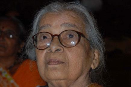 Mahasweta Devi accuses personal assistant of cheating her