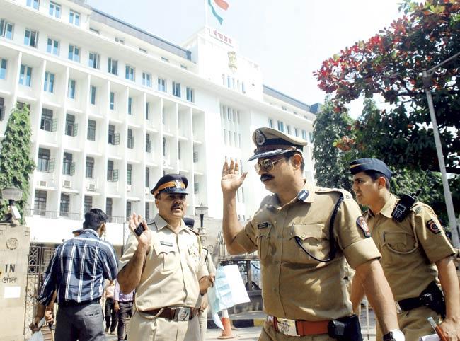 Security is high at Mantralaya in Mumbai as poll day nears. Pic/Sayed Sameer Abedi