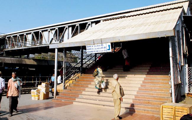 For over a year now, Pune station awaits FOBs, escalators, lifts