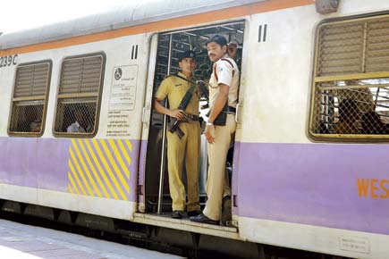 Mumbai: RPF chief wants guards to stay off their phones