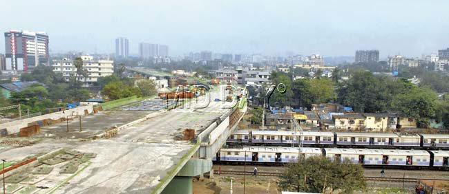 In 2012, the BMC laid a six-lane girder over the railway line. Pic/Shadab Khan