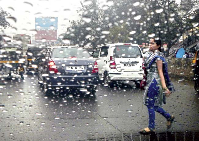 With the soaring October heat scorching the city, Mumbai experienced a slight drizzle on Saturday. The pleasant weather is likely to continue for the next couple of days. Representation pic