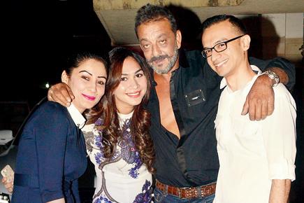 Sanjay Dutt and wife Manyata party with friends