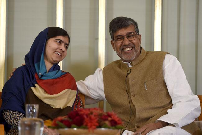 Nobel Peace Prize laureates Malala Yousafzai (L) and Kailash Satyarthi (R)