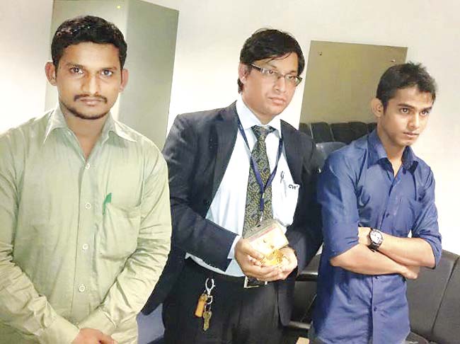 (Right to left) Shahbaaz Khan gave the consignment of gold to Kanumetta Jagadish Babu (37), deputy manager (facility services), GVK. Babu was supposed to deliver it to Mohsin Shaikh, who was waiting outside the domestic terminal