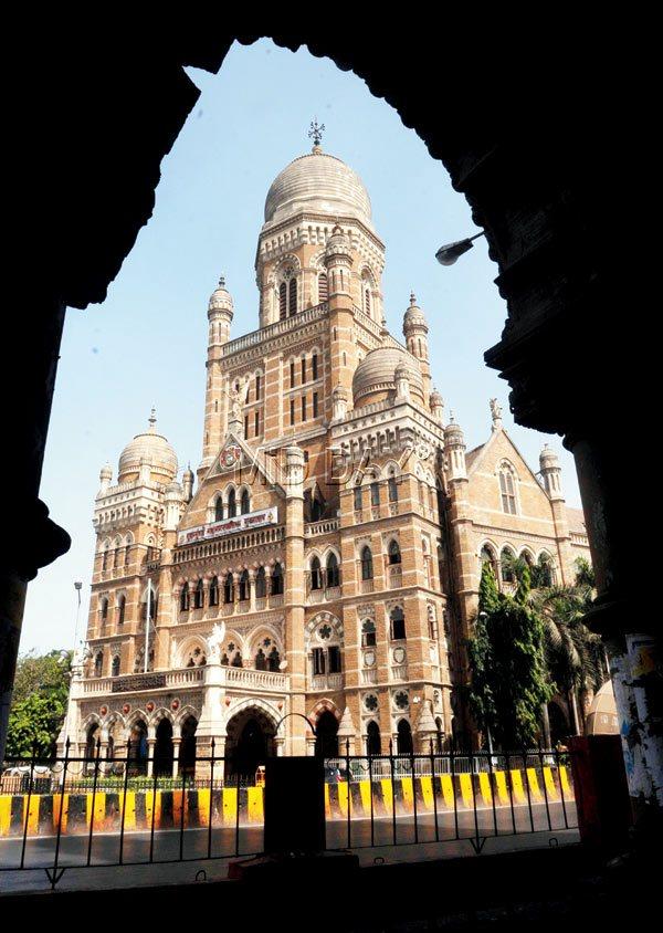 Despite having enough legal staff to fight their cases, the Brihanmumbai Muncipal Corporation (BMC) is spending  public money on hiring lawyers. File pic