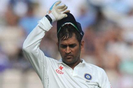 Tendulkar, Ponting among cricketers paying tribute to Dhoni on Twitter