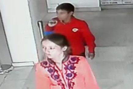Caught on CCTV: Teens stealing valuables at weddings