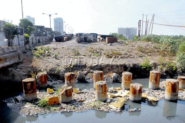 The BMC has been asked to remove the piers it constructed at Mahim Dharavi Bridge