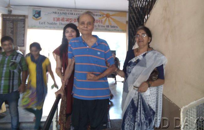 72-year-old Shashikant Mahajan who recently suffered from a paralytic attack also cast his vote at the Mulund College of Commerce