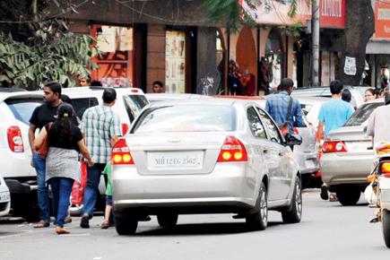 Cops to tow away vehicles parked for more than 6 hours