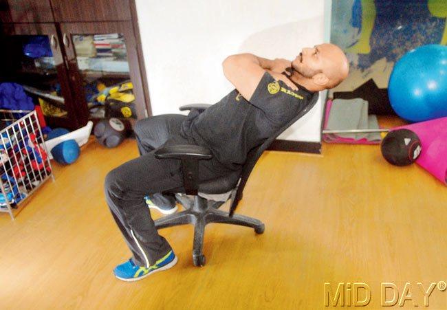 Exercises that help digestion at work