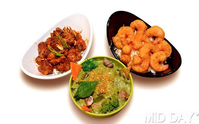 The Hakka Street Chilly Chicken, Thai Green Curry Zoodle Box and Golden Fried Prawns