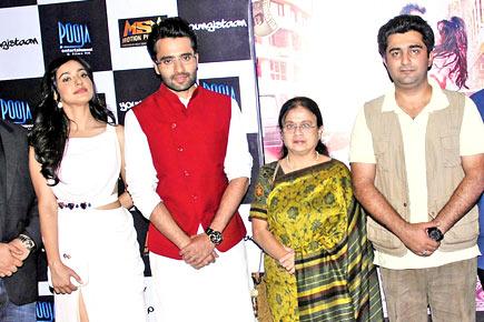 'Youngistaan' team pays tribute to Farooque Shaikh