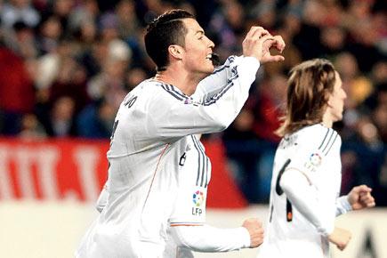 Copa del Rey: Ronaldo hit by lighter after firing brace