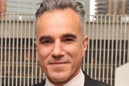Daniel Day-Lewis to present at the Oscars