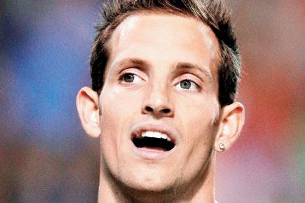 Athletics: Lavillenie out of world indoor championships