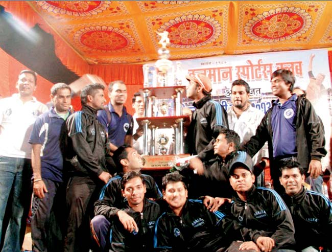 Asalfa SC after winning the Hanuman Sports Club-organised cricket tournament in Tilak Nagar, Chembur recently 