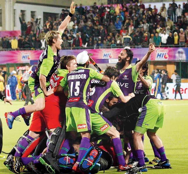 Delhi Waveriders celebrate their win over Punjab Warriors in Ranchi