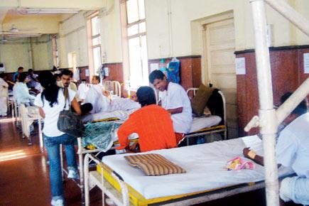 23,000 nurses in Maharashtra go on indefinite strike