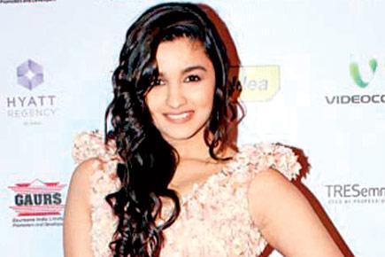 I am getting engaged, tweets Alia Bhatt