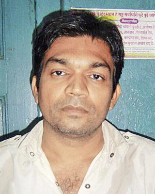 Abdul Raheman Niyamatali Khan alias Uncle (35), Nallasopara resident