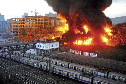 Major fire at Nahur tyre factory disrupts Mumbai train services