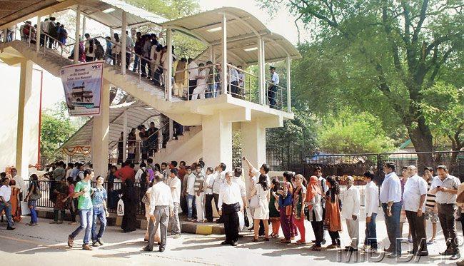 Snaking queues bore testimony to the buzz generated by the monorail. Pic/Sayed Sameer Abedi